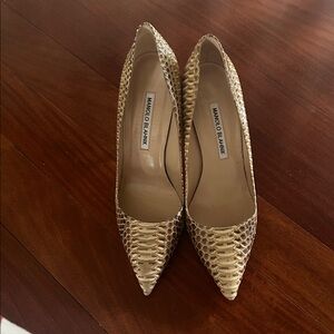 Manolo Blahnik Snakeskin Heels in Cream and Brown